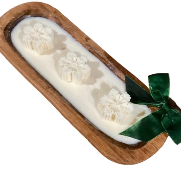 Hand Carved Wood Dough Bowl 3 Wick Vanilla, Caramel & Spice Snowflake Soy Candle - Picture 1 of 7
